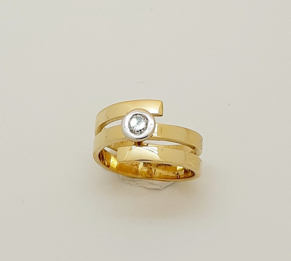 Bicolor ring